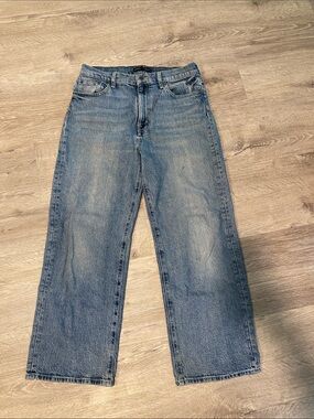 Modern American Jeans in Light Blue Wash